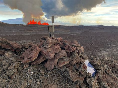 Webcams from the eruption site